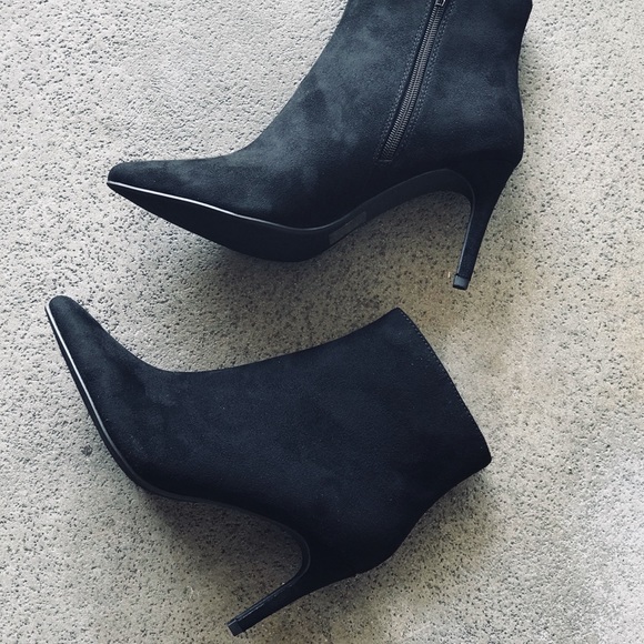 Last 1 Delicious Success Black 3” Heeled BOOTIE - Picture 3 of 5